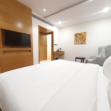 The Moziac Hotel Гвалиор Екстериор снимка
