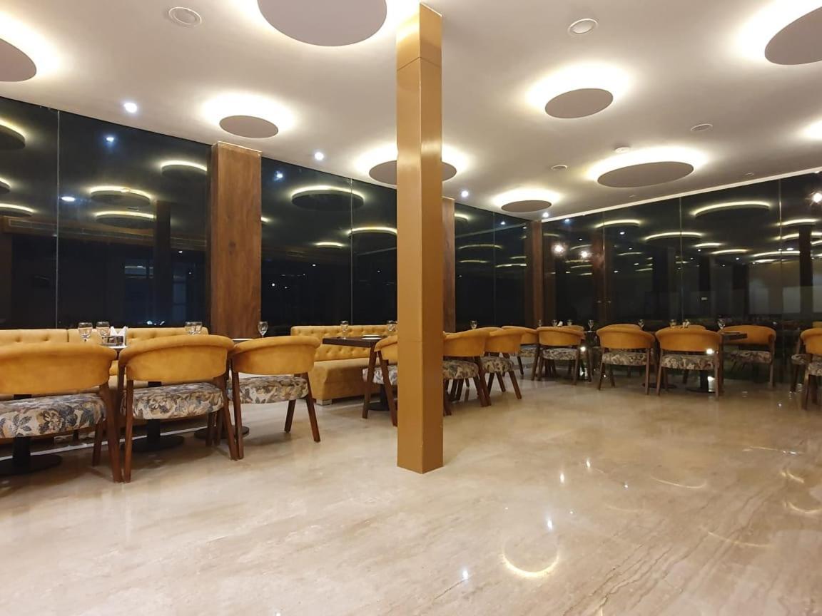 The Moziac Hotel Гвалиор Екстериор снимка